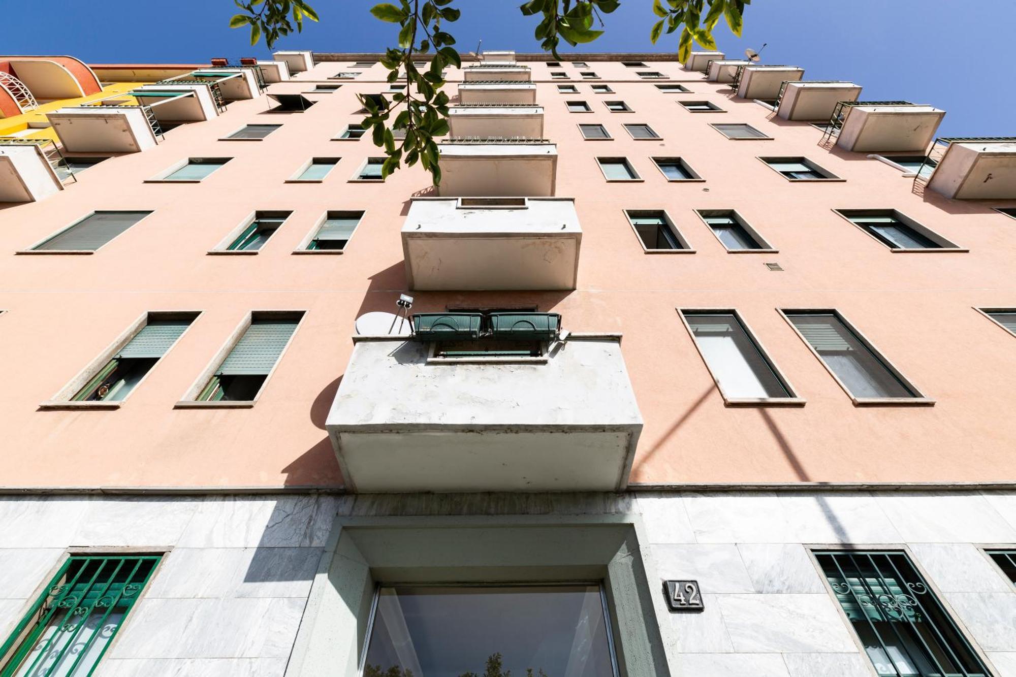 The Wall - Top Floor Apartment Милан Экстерьер фото